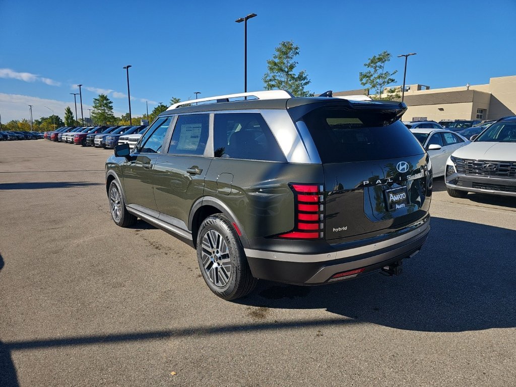 New 2027 Green Hyundai SEL Premium 7P image 3