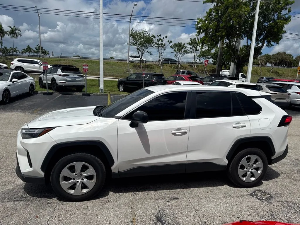 Used 2025 Ice Toyota LE image 6