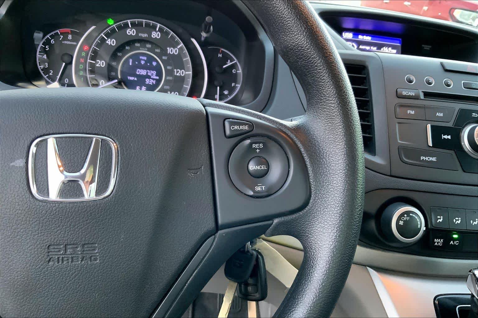 Used 2014 Alabaster Silver Metallic Honda LX image 22