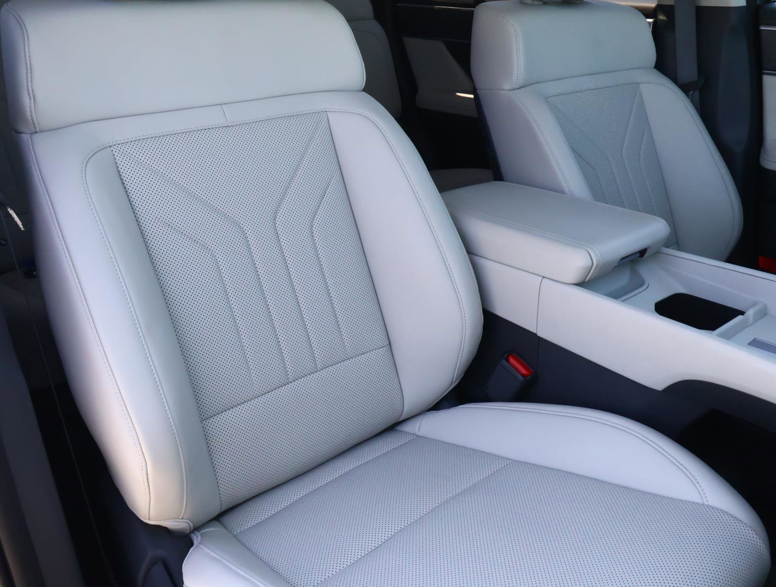 Certified Used 2026 Hampton Gray Hyundai SEL image 15