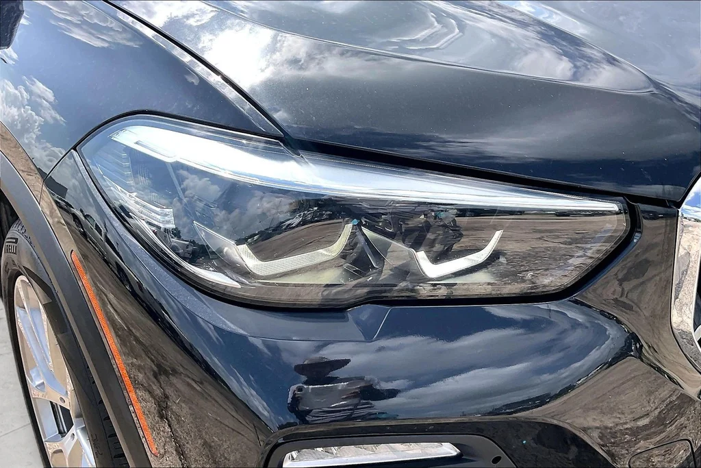 Used 2020 Black BMW sDrive40i image 32