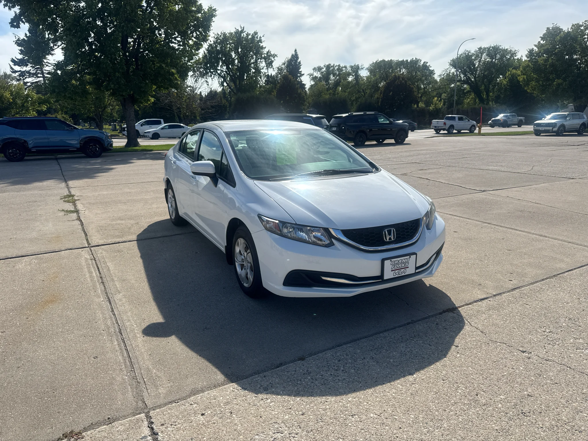 Used 2014 Taffeta White Honda LX image 4