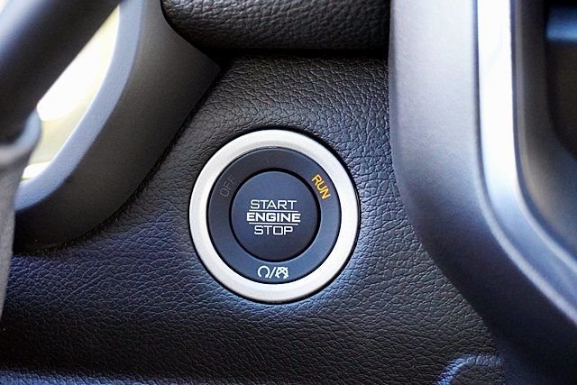 New 2026 Diamond Black Crystal Pearl-Coat Exterior Paint RAM Laramie Night Edition image 31