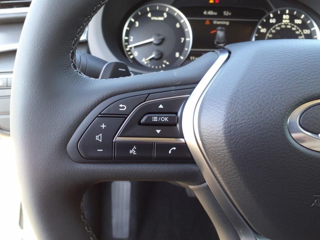 Used 2024 Radiant White INFINITI LUXE image 16