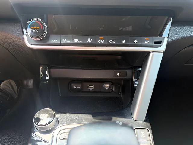 Used 2021 Orange Kia SX image 26