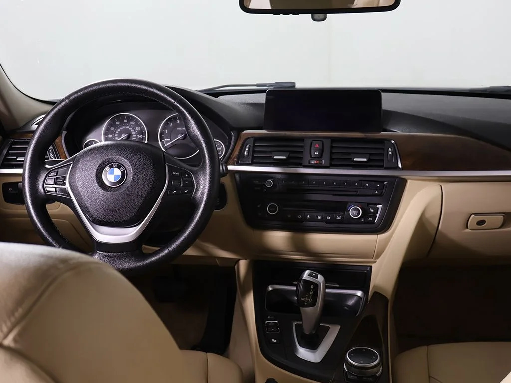 Used 2015 White BMW 328i xDrive image 32