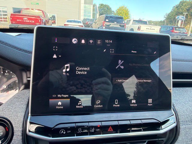 Used 2024 Black Jeep Latitude image 14