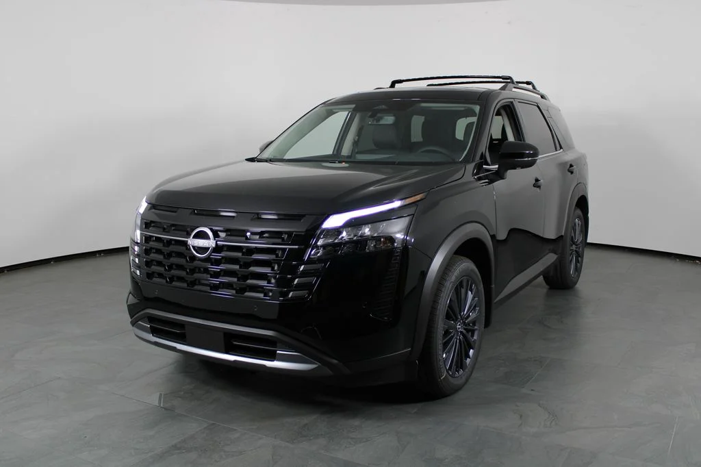 New 2026 Super Black Nissan SL image 2
