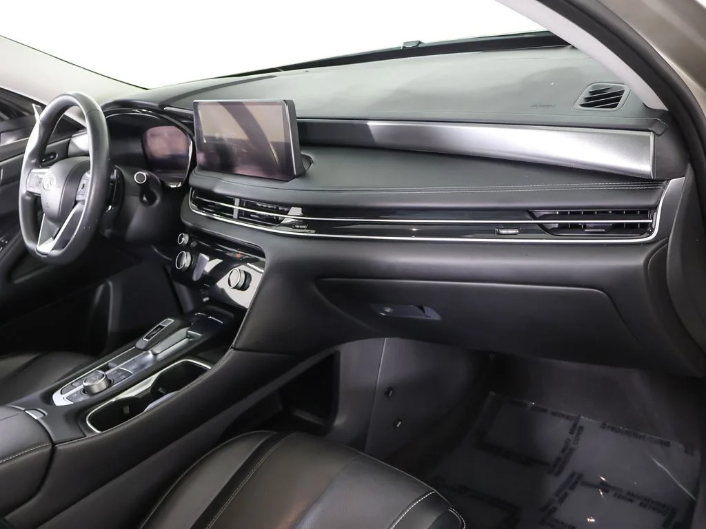 Used 2023 Titanium INFINITI LUXE image 31