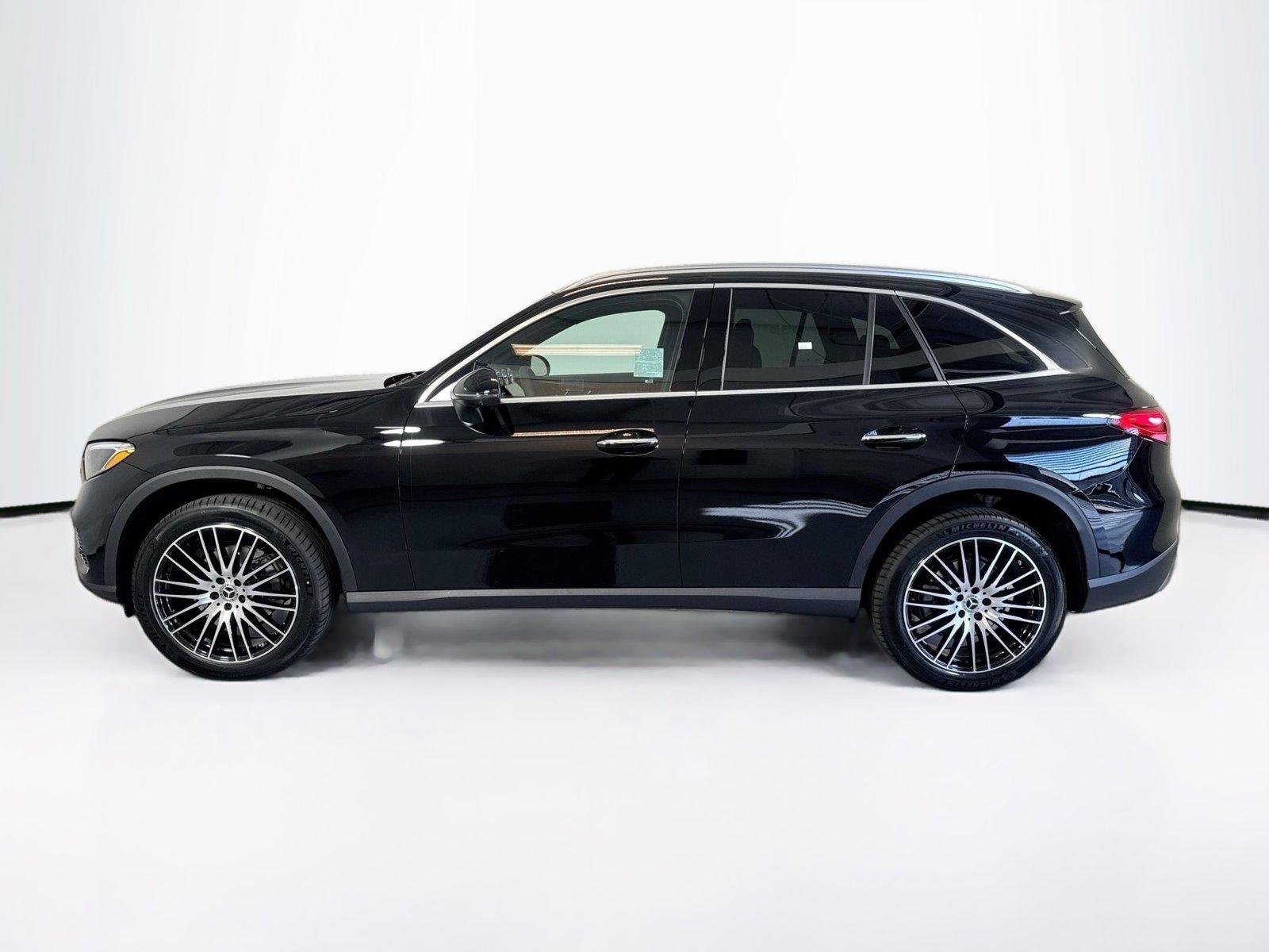 New 2026 Black Mercedes-Benz GLC 300 image 8