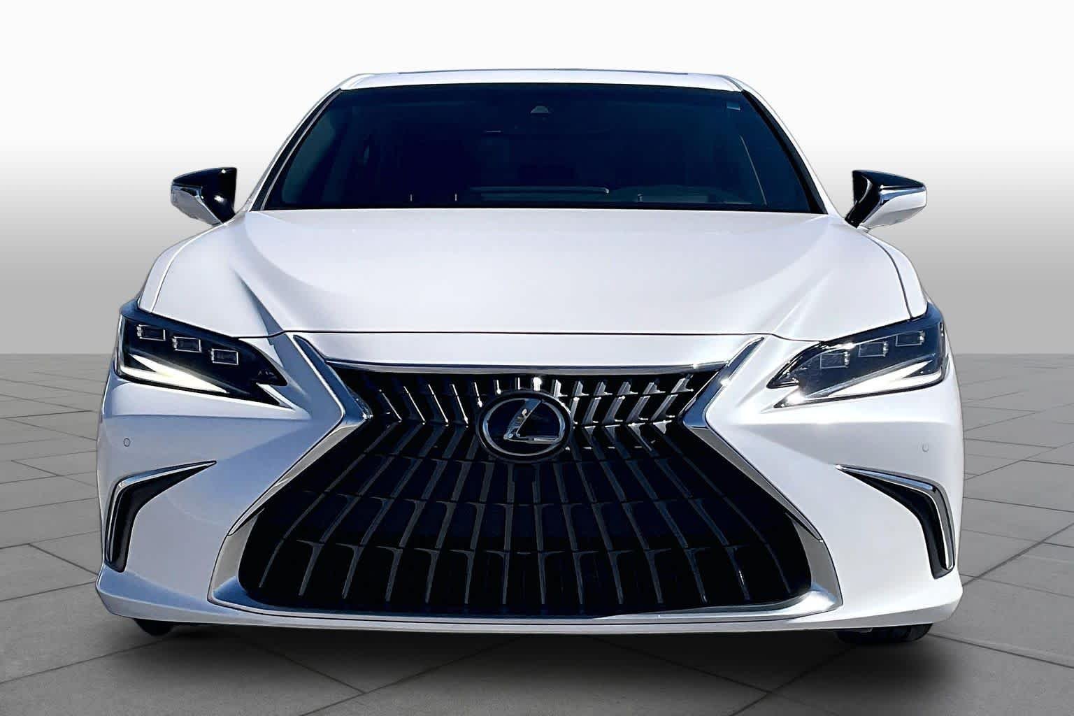 Used 2024 Eminent White Pearl Lexus Luxury image 4