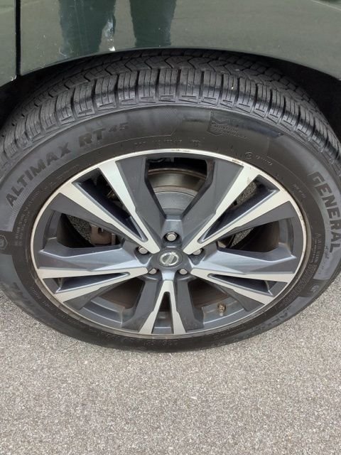 Used 2018 Midnight Pine Nissan Platinum image 34