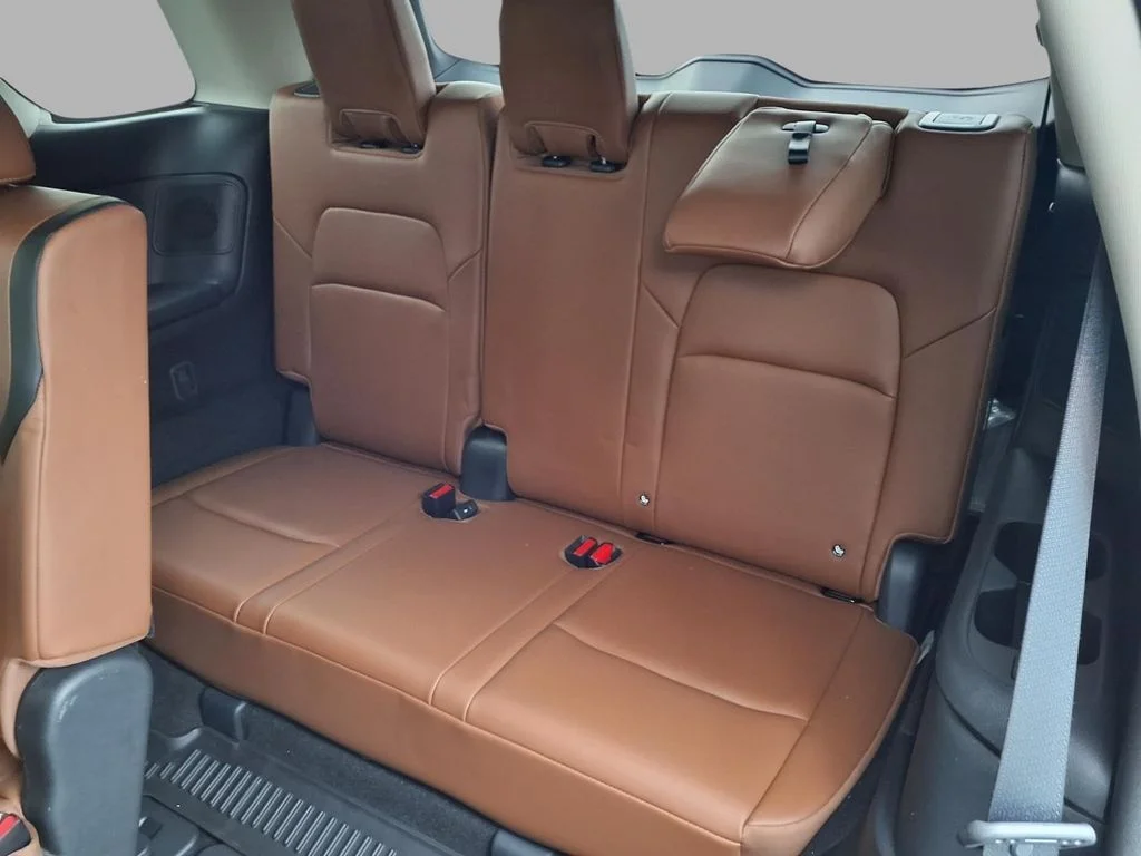 Used 2023 Gray Nissan Platinum image 25
