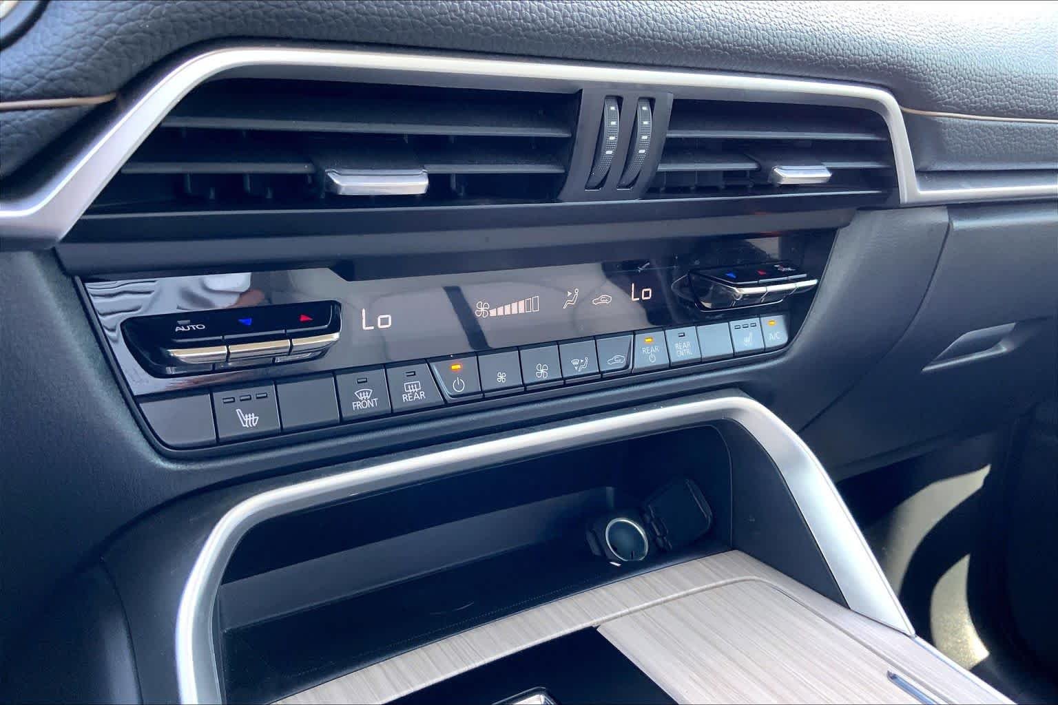 2025 Mazda CX-90 Preferred Package - Photo 35