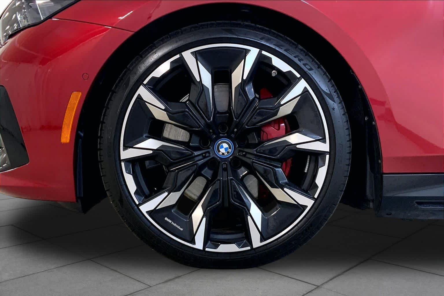 Used 2024 Vegas Red Metallic BMW M60 image 10