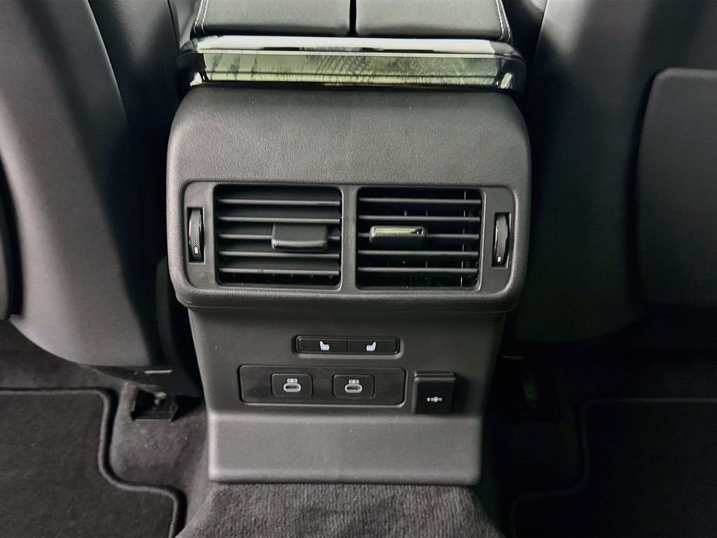 New 2026 Carpathian Grey Land Rover  image 27