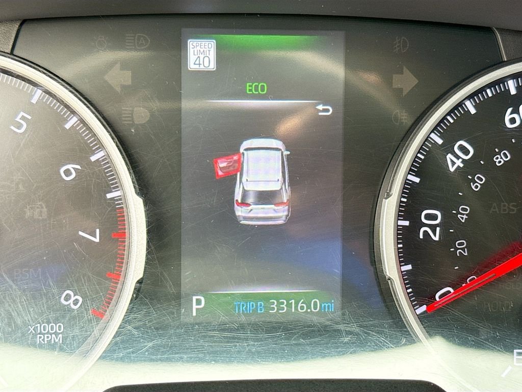 Used 2022 White Toyota LE image 12