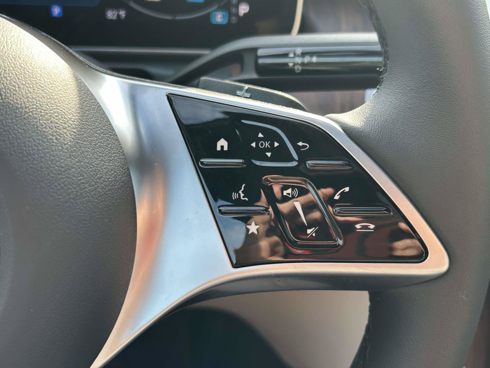 New 2026 Polar White Mercedes-Benz C 300 4MATIC® Sedan image 27