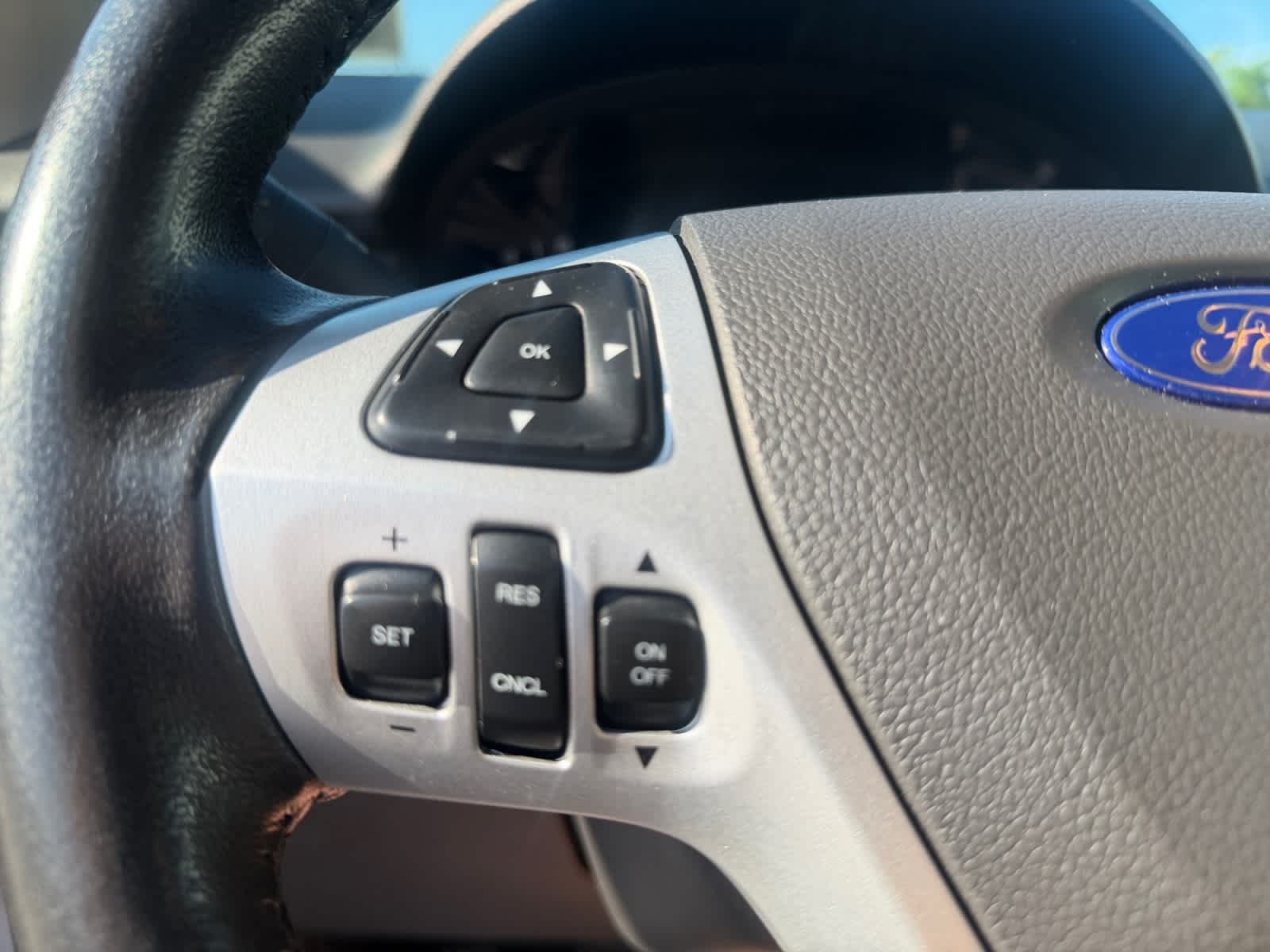 Used 2014 Ingot Silver Metallic Ford SEL image 29