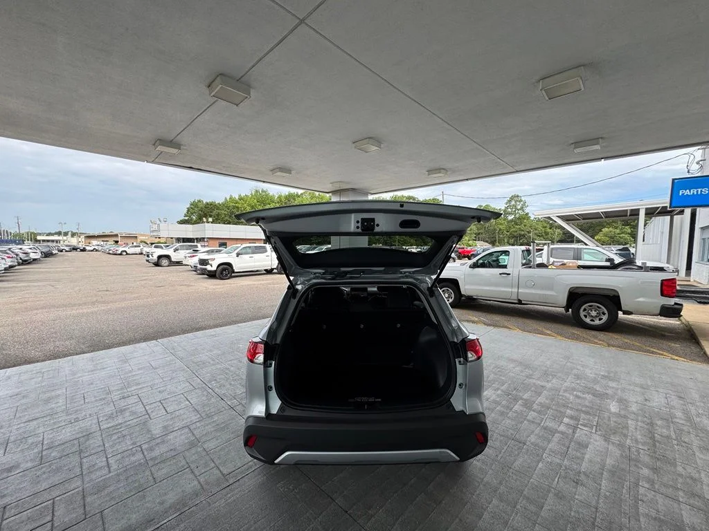 Used 2025 Silver Toyota LE image 8
