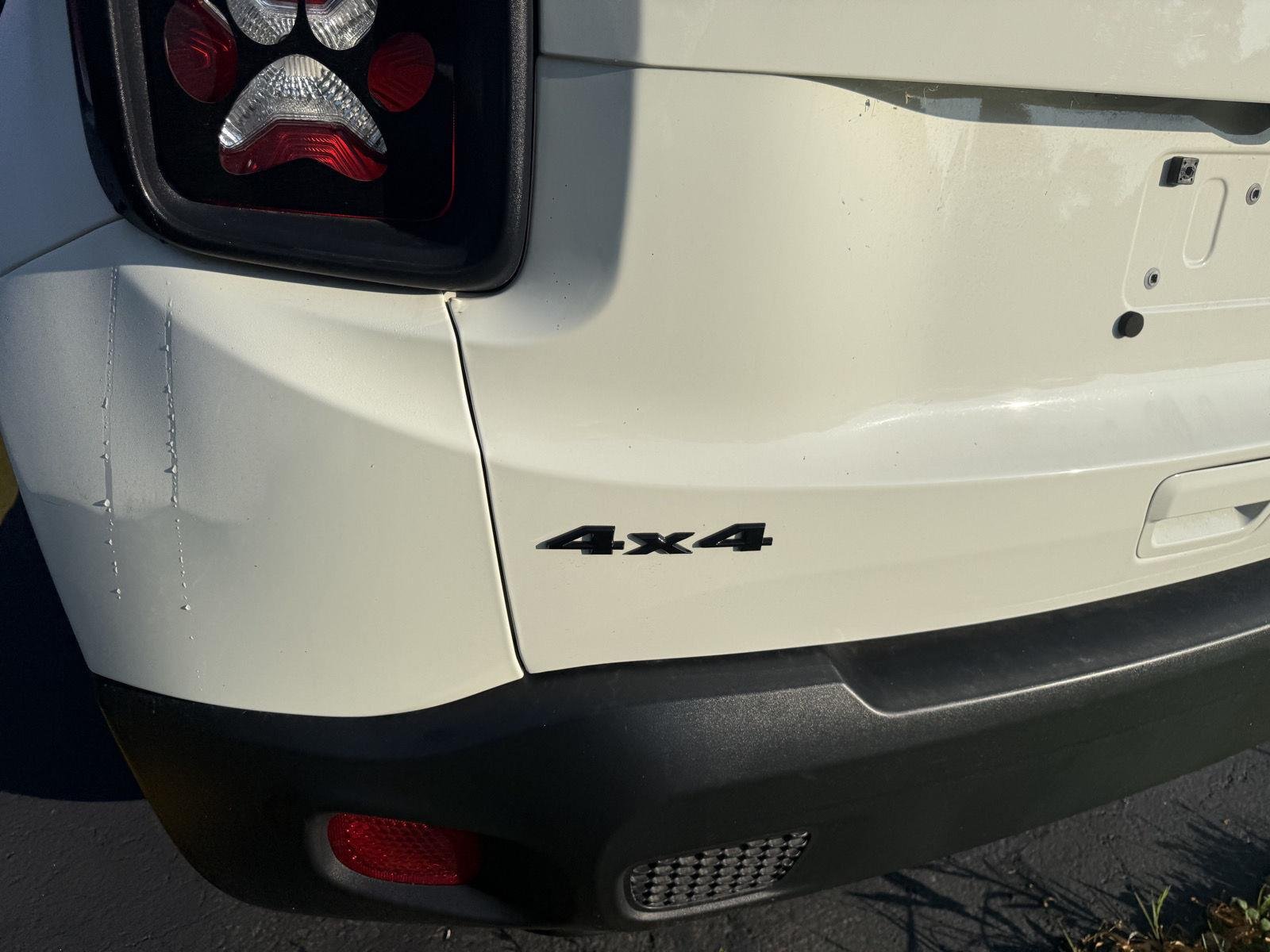 Used 2023 Alpine White Clearcoat Jeep Upland image 7
