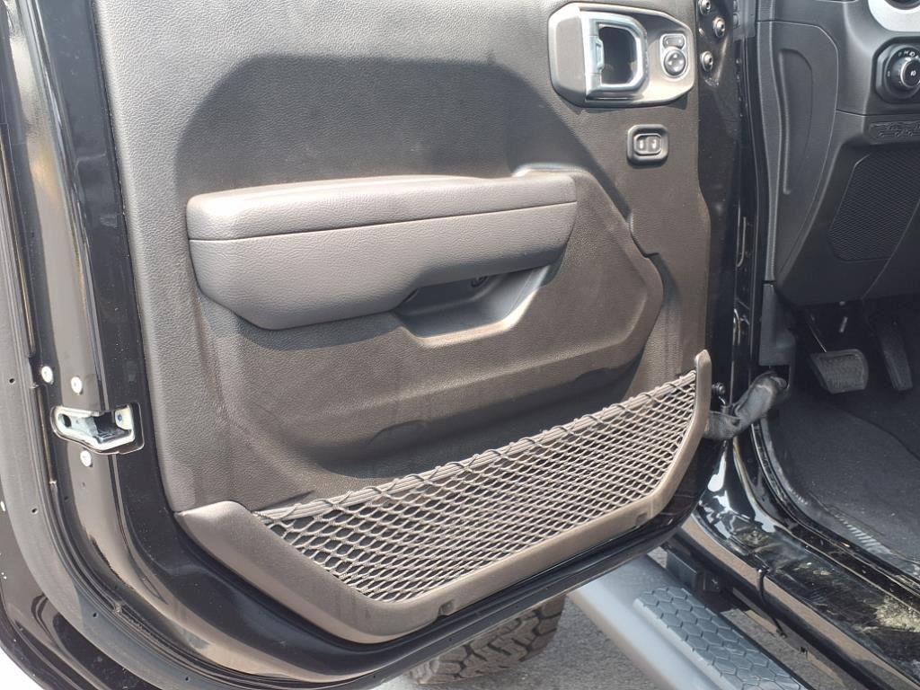 Used 2025 Black Clearcoat Jeep Sport S image 5