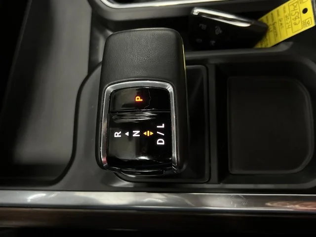 2024 GMC Sierra 1500 SLT - Photo 17