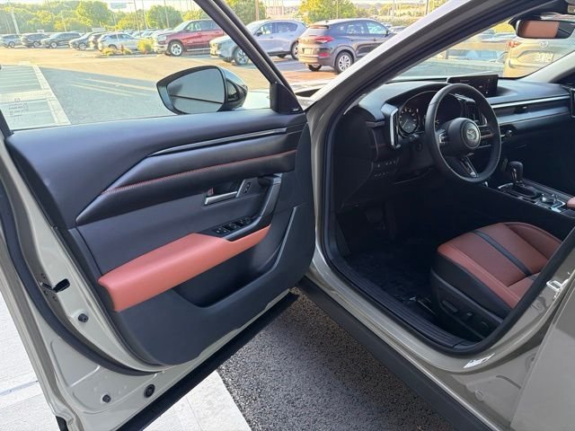 New 2026 Zircon Sand Metallic Mazda 2.5 Turbo Meridian Edition AWD image 11