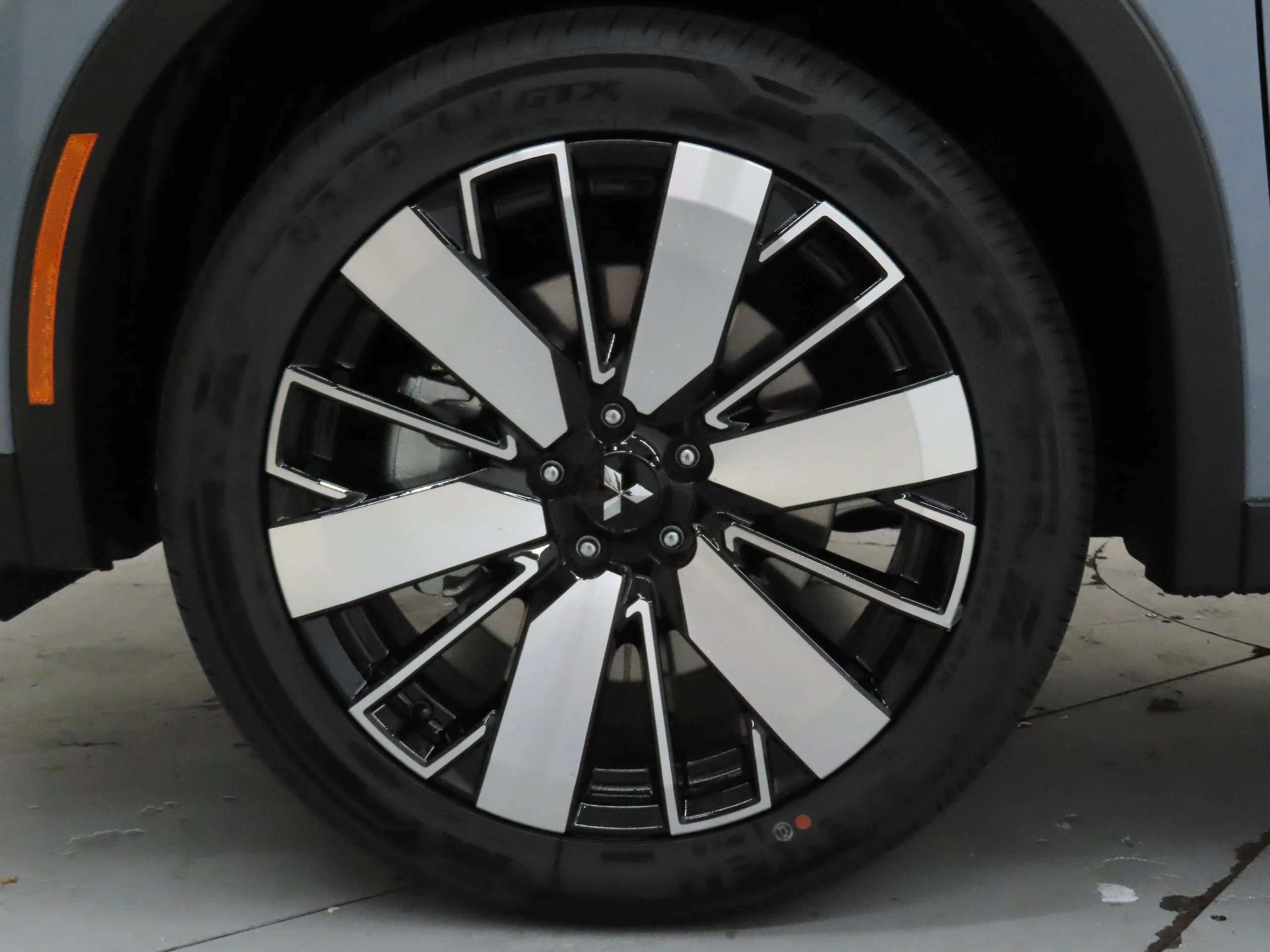 New 2026 Gray Mitsubishi SE image 24