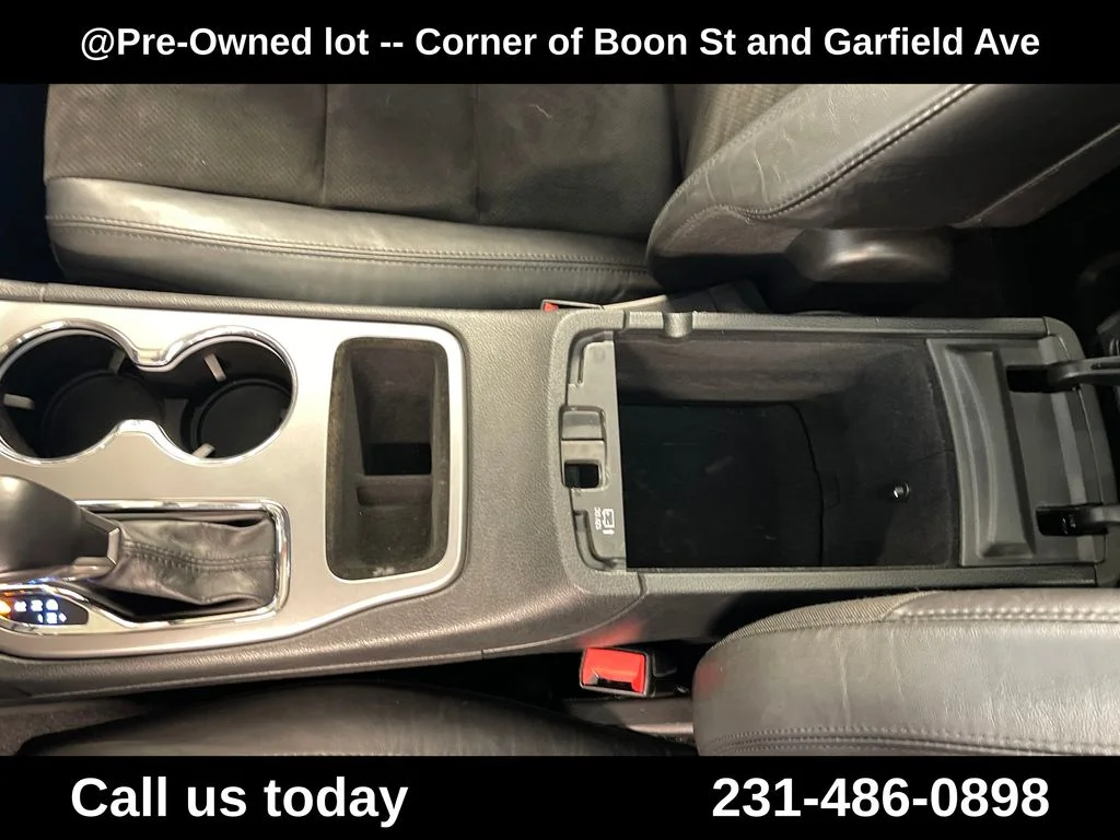 Used 2022 White Jeep Laredo X image 25