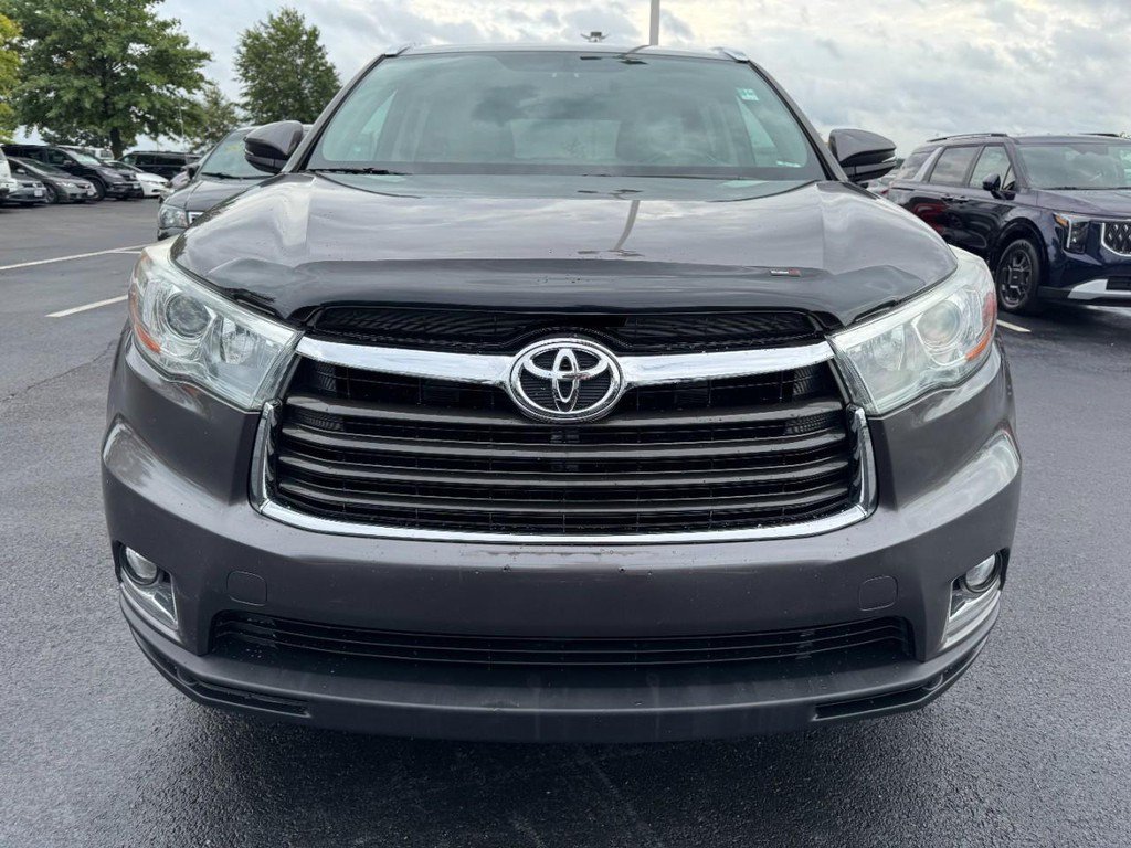 Used 2015 Gray Toyota Limited image 9