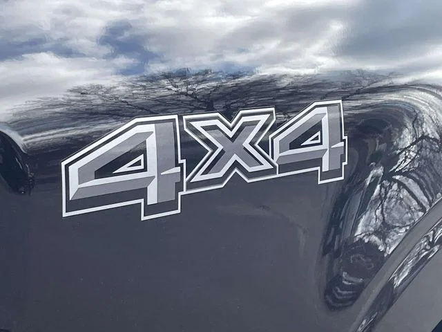 New 2026 Agate Black Metallic Ford XLT image 8