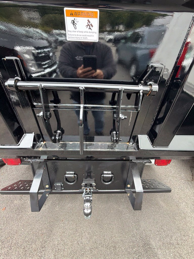 New 2026 Oxford White Ford F-550® XL image 10