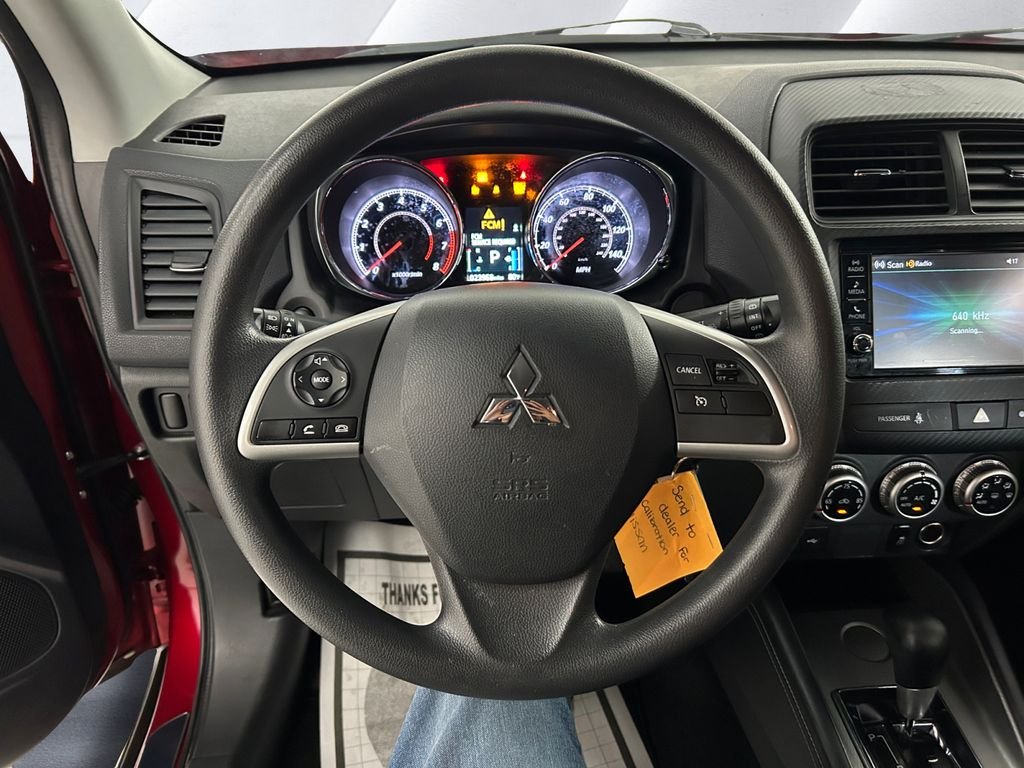 Used 2022 Red Mitsubishi 2.0 ES image 9