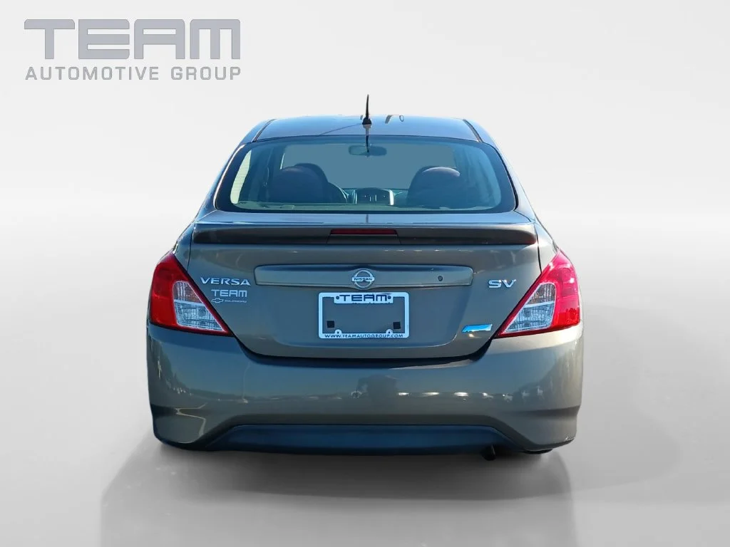 Used 2015 Silver Nissan 1.6 SV image 6