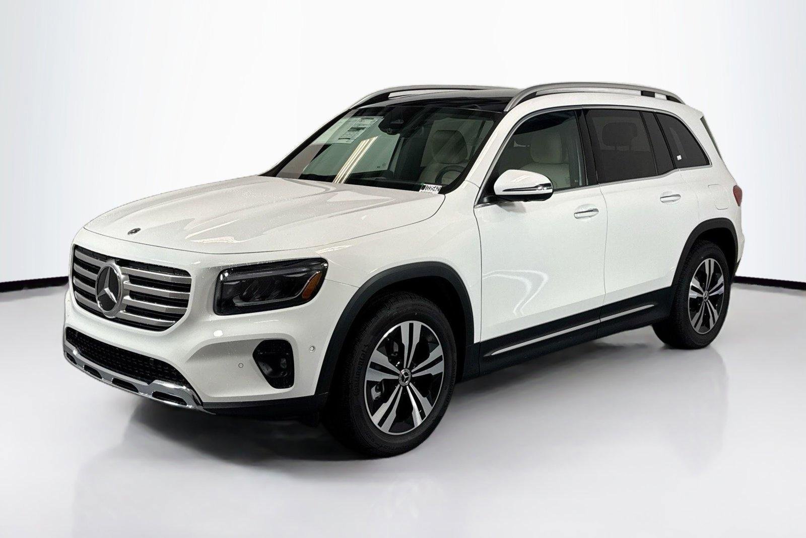 New 2026 Polar White Mercedes-Benz GLB 250 image 1