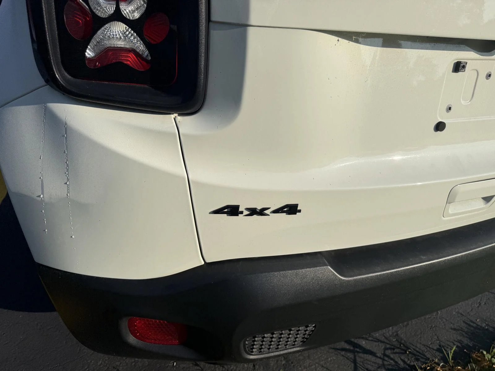 Used 2023  Jeep Upland image 7