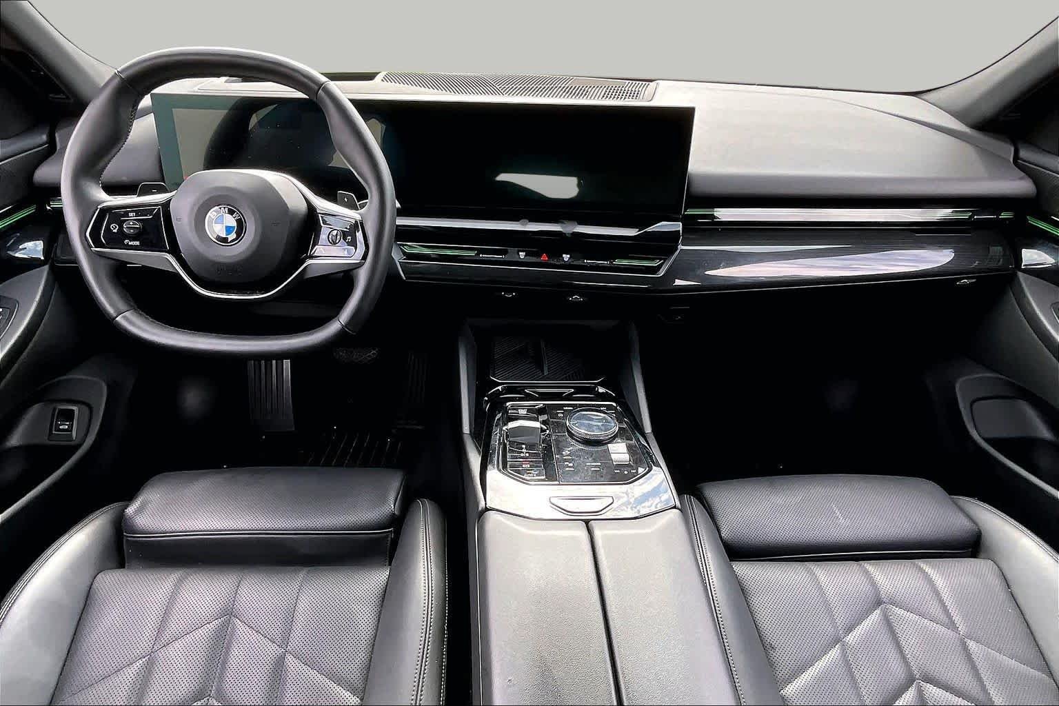 Used 2025 Dark Graphite Metallic BMW 530i image 13