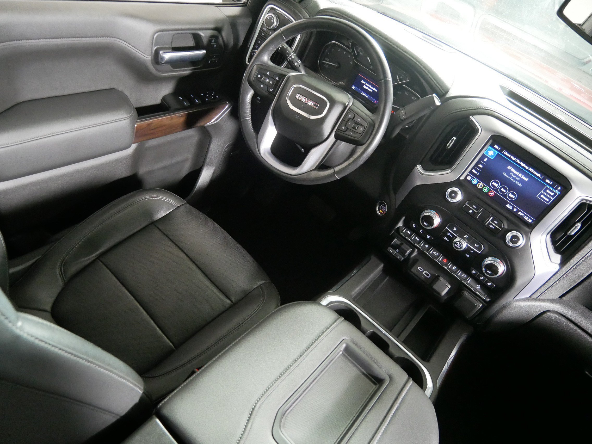 Certified Used 2019 RED QUARTZ TINTCOAT GMC SLT image 9