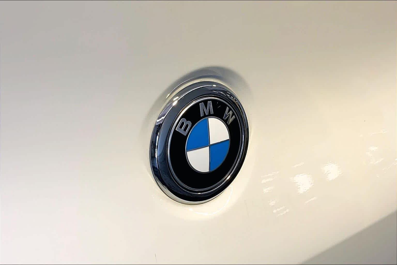 Used 2024 Alpine White BMW xDrive30i image 33