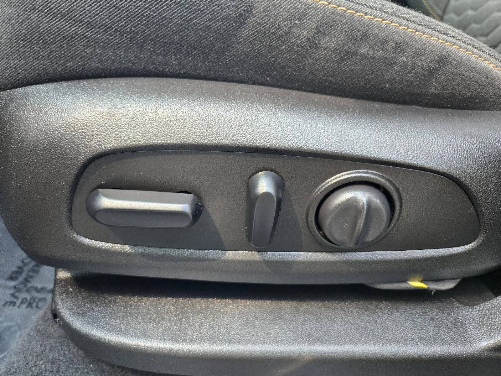 Used 2018 Pepperdust Metallic Chevrolet LT image 14