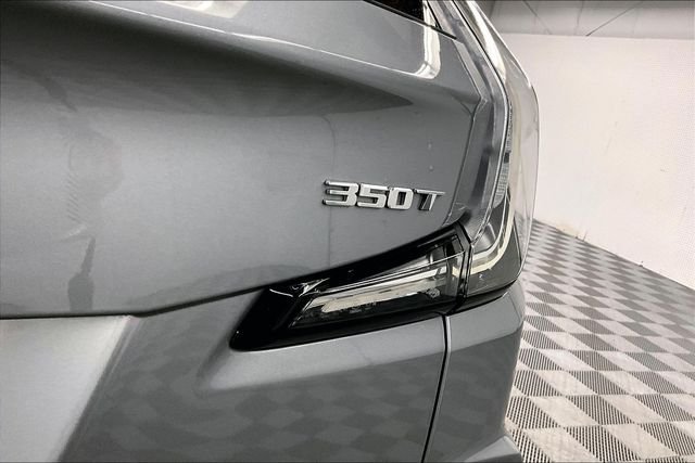 Used 2024 Argent Silver Metallic Cadillac Sport image 9