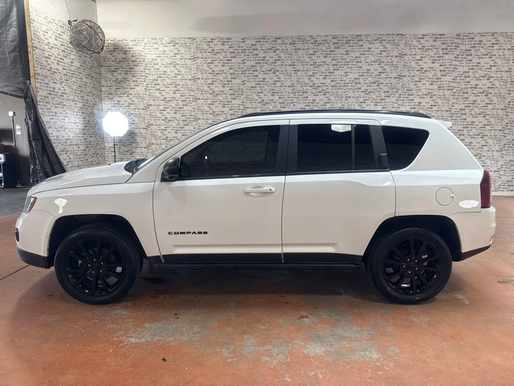 Used 2015 Bright White Clearcoat Jeep Sport image 4