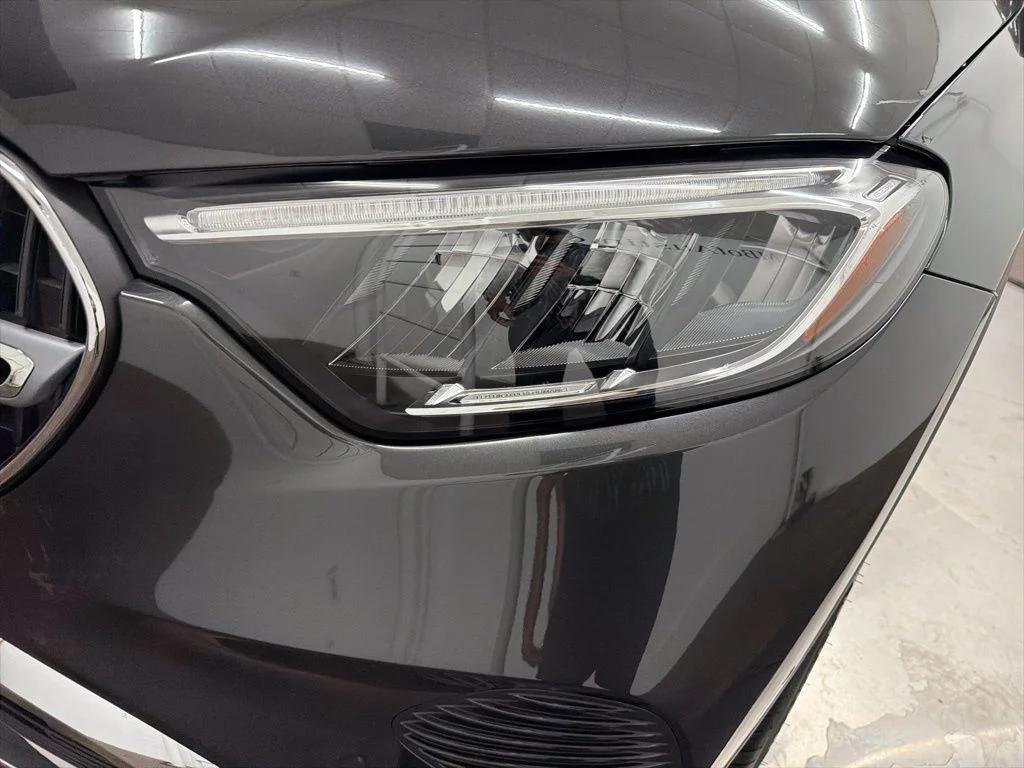 Used 2026 Gray Mercedes-Benz GLC 300 image 29