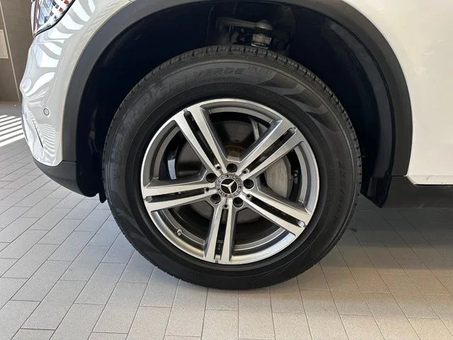 Certified Used 2022  Mercedes-Benz GLC 300 image 9