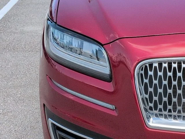 Certified Used 2019 Ruby Red Metallic Lincoln Select image 10