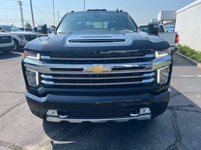 Used 2021 Black Chevrolet High Country image 13