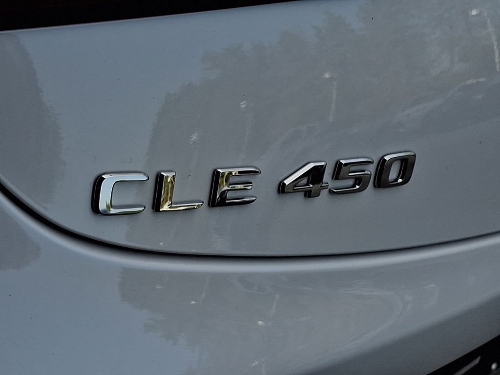 New 2026 MANUFAKTUR Moonlight White Metallic Mercedes-Benz CLE 450 image 21