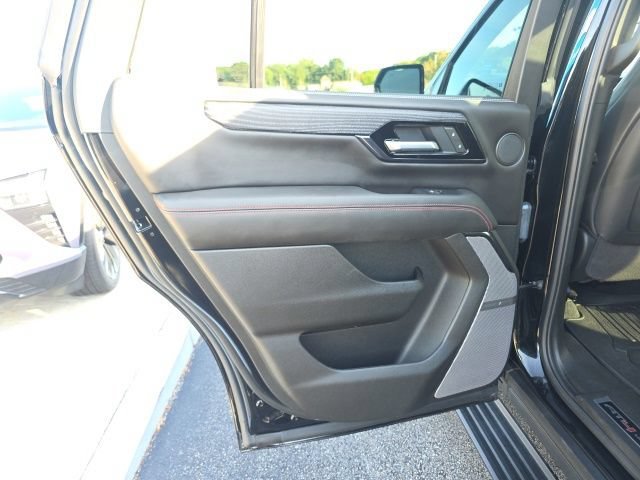 Used 2025 Onyx Black GMC AT4 Ultimate image 28