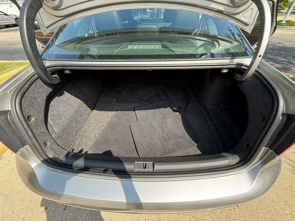 Used 2012 Gray Volkswagen V6 SEL Premium image 29